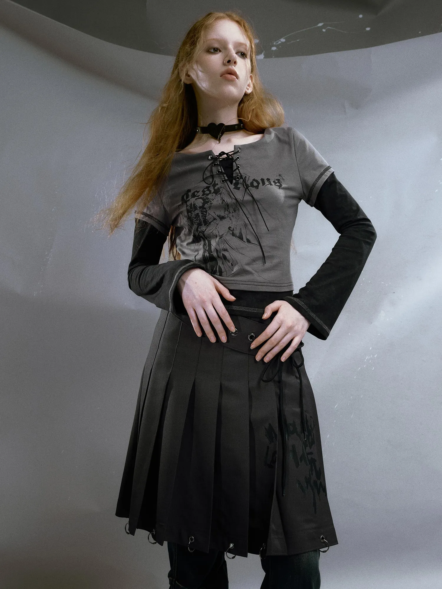 Graffiti Print Lace Design Pleated Skirt