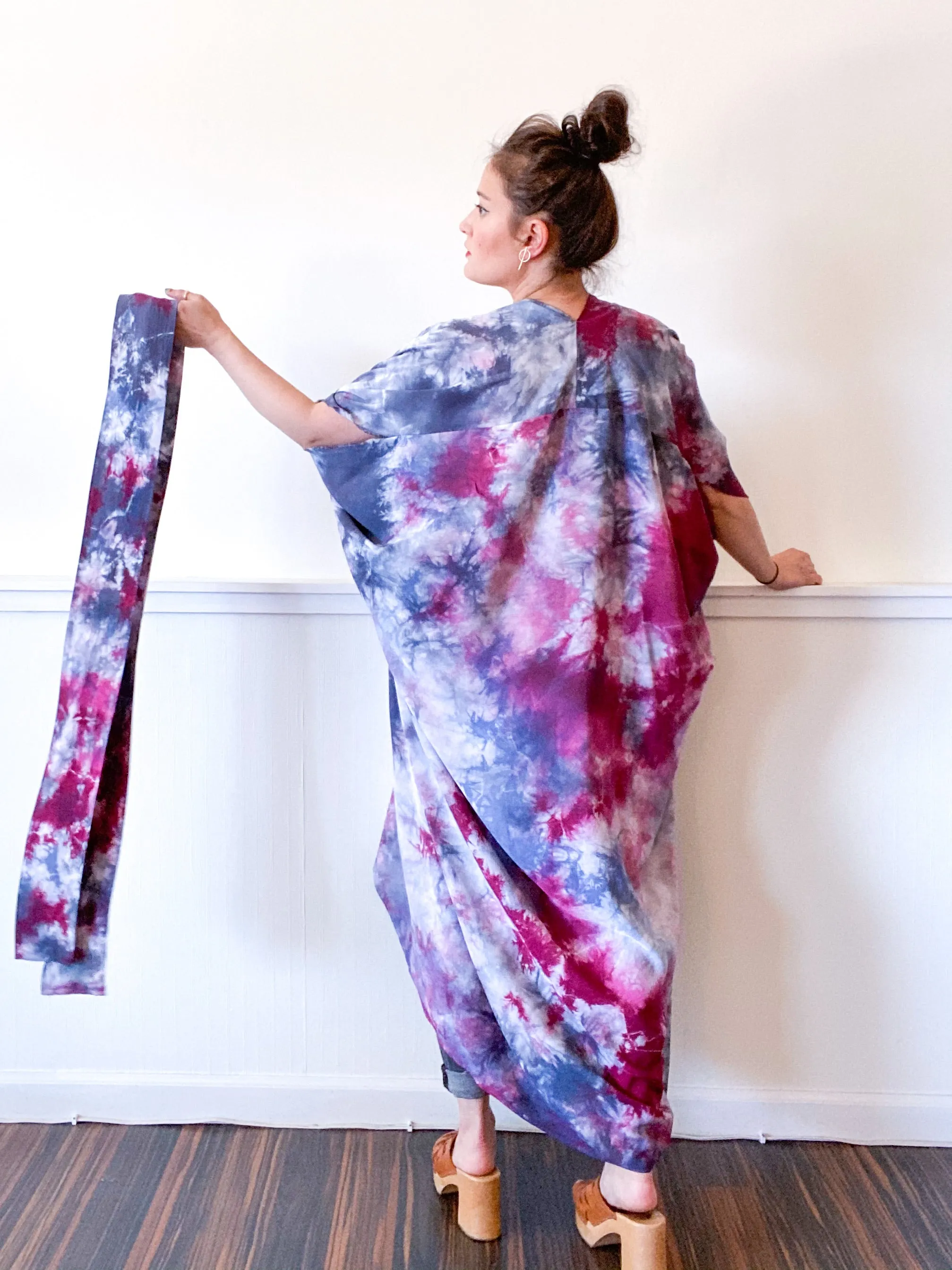 Hand-Dyed High Low Kimono Grey Maroon Tie