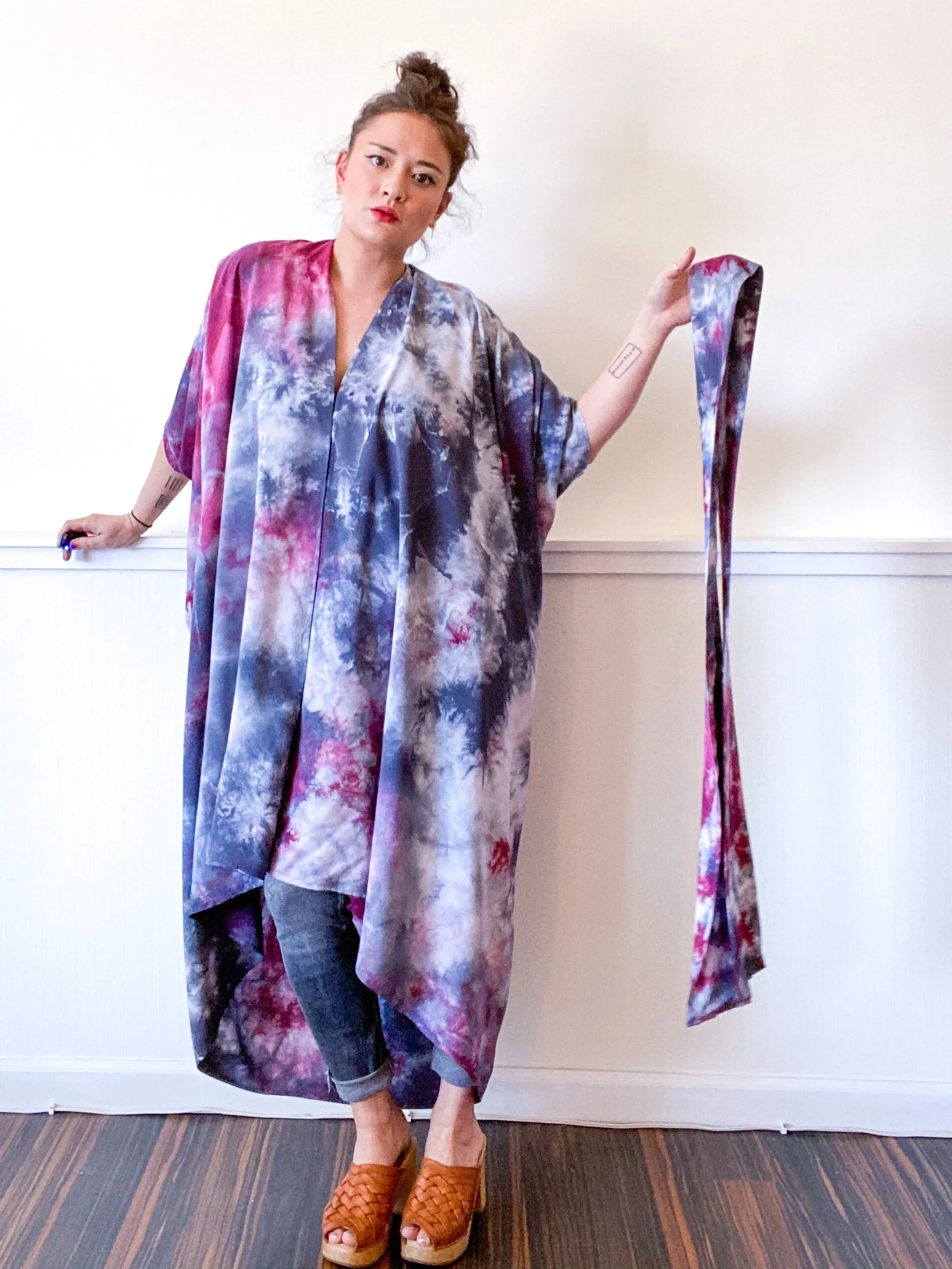 Hand-Dyed High Low Kimono Grey Maroon Tie