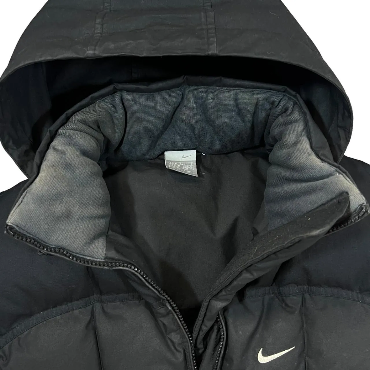 NIKE Classic Embroidered Mini Swoosh Logo Hooded Padded Puffer Gilet