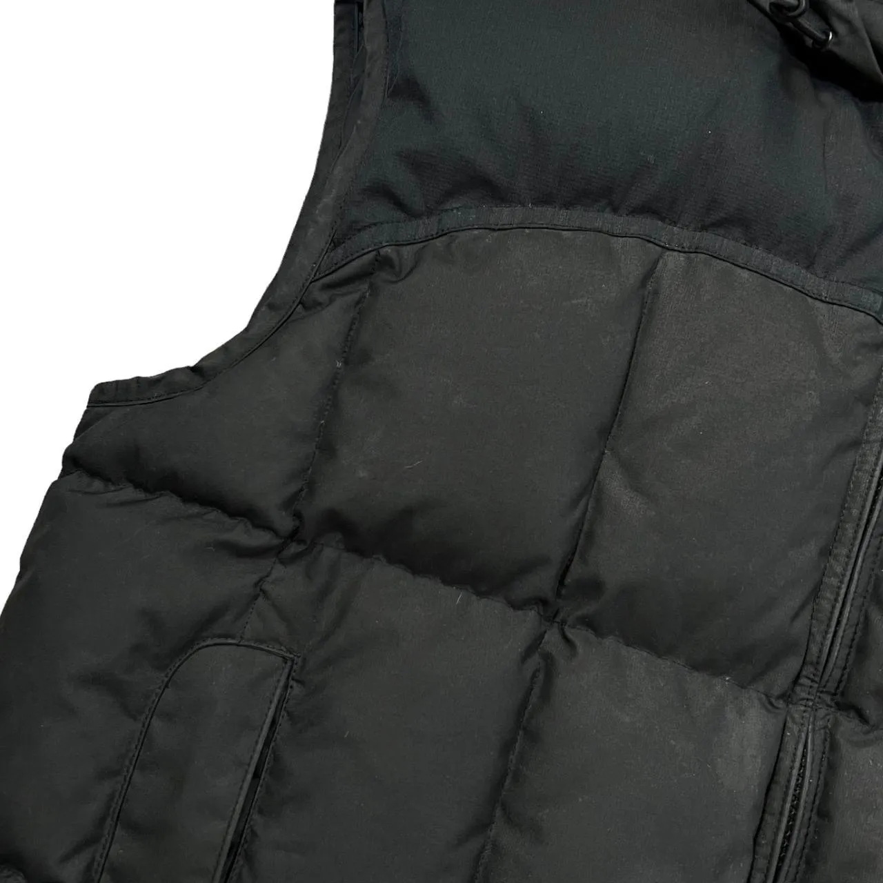 NIKE Classic Embroidered Mini Swoosh Logo Hooded Padded Puffer Gilet