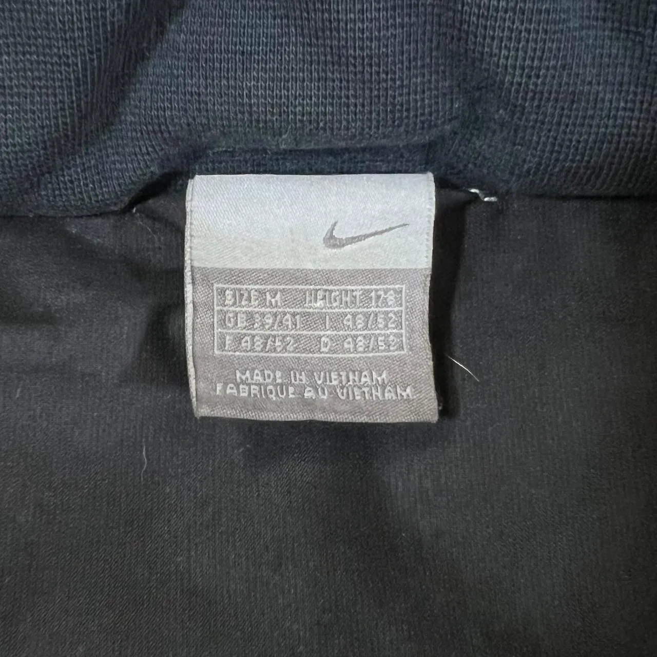 NIKE Classic Embroidered Mini Swoosh Logo Hooded Padded Puffer Gilet