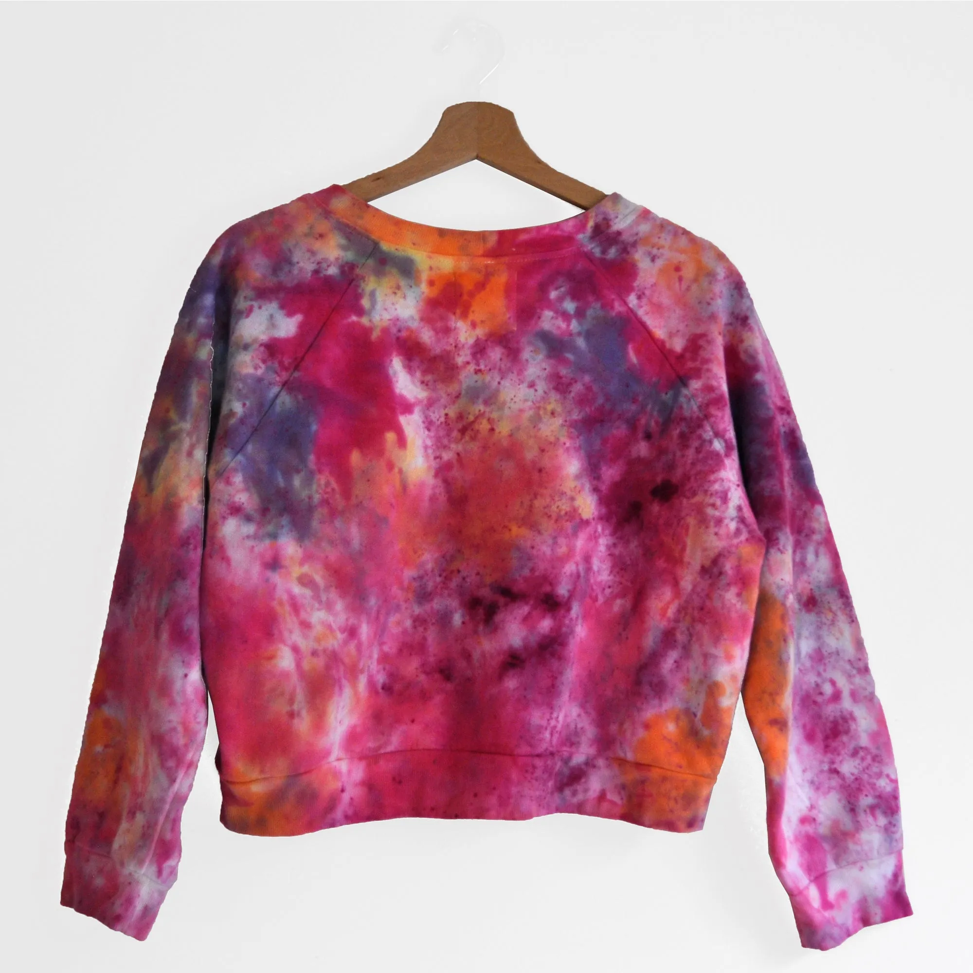 Organic Cotton Cropped Sweatshirt in Berry Explosive