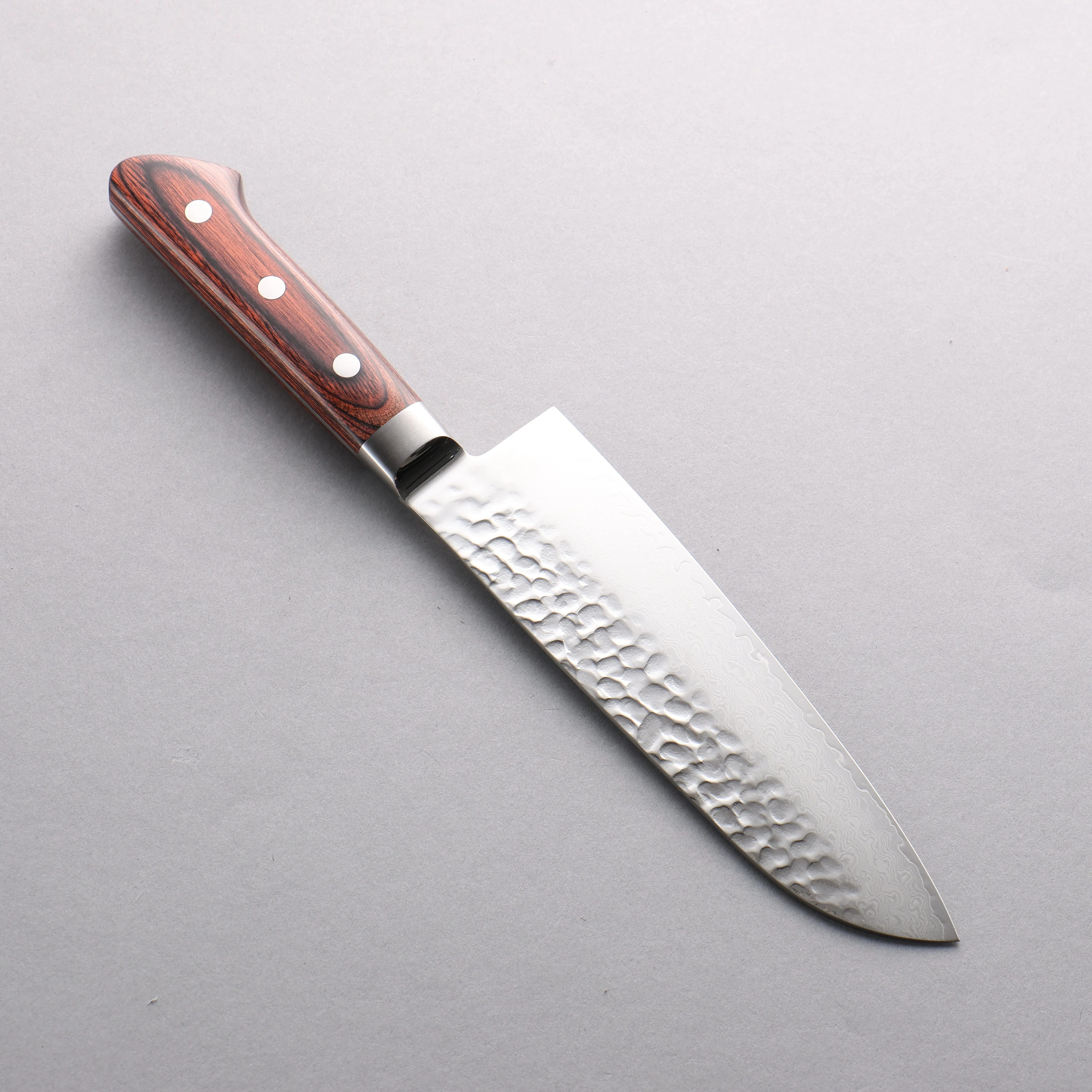 Seisuke VG10 33 Layer Hammered Damascus Santoku  170mm Mahogany Handle