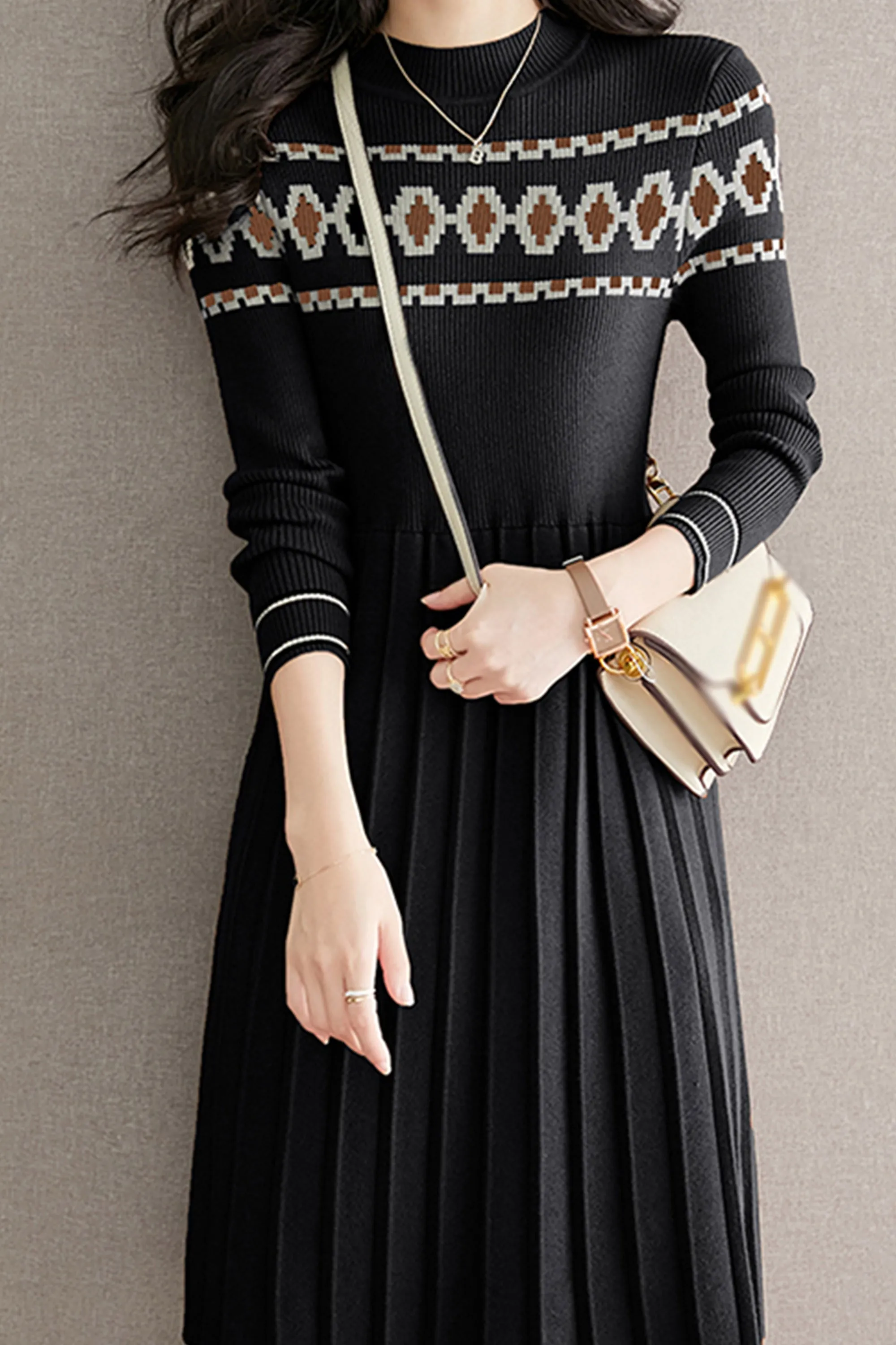 Women's  Knit Dress  Long Sleeve  Round Neck pleated Mini Dress
